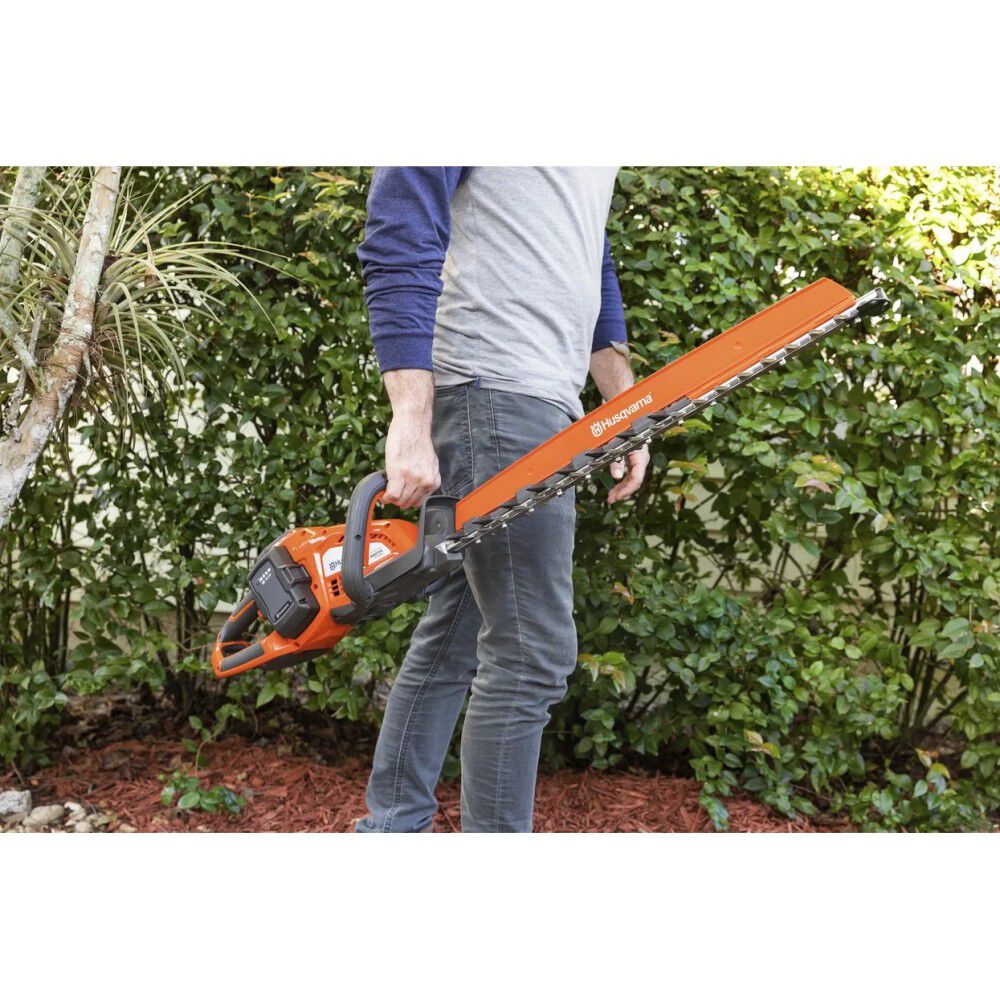 320iHD60 24 in 42V Battery Hedge Trimmer with Battery & Charger 970 59 26-02