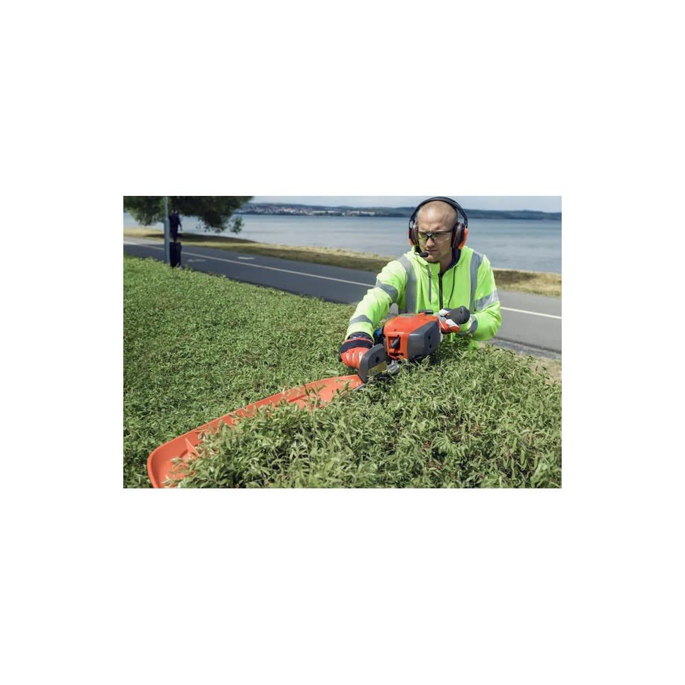 522HS75S 21.7 cc Gas-Powered Single-Sided Blade Hedge Trimmer 970 51 80-14