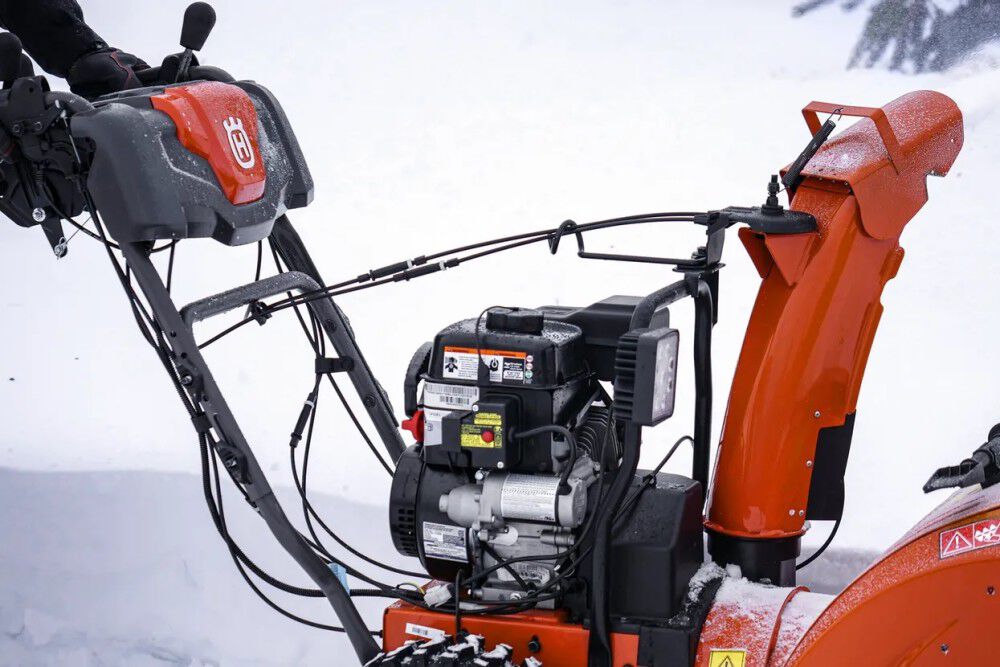 ST 224 Residential Snow Blower 24in 208cc 970 52 86-02