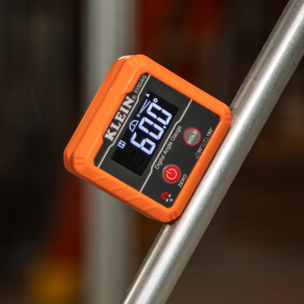 Digital Angle-Gauge and Level 935DAG