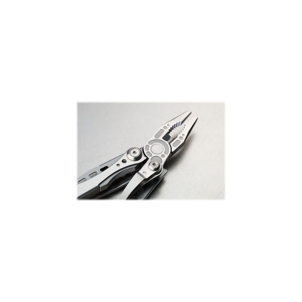 Skeletool Multi-Tool with Nylon Sheath Stainless 830948