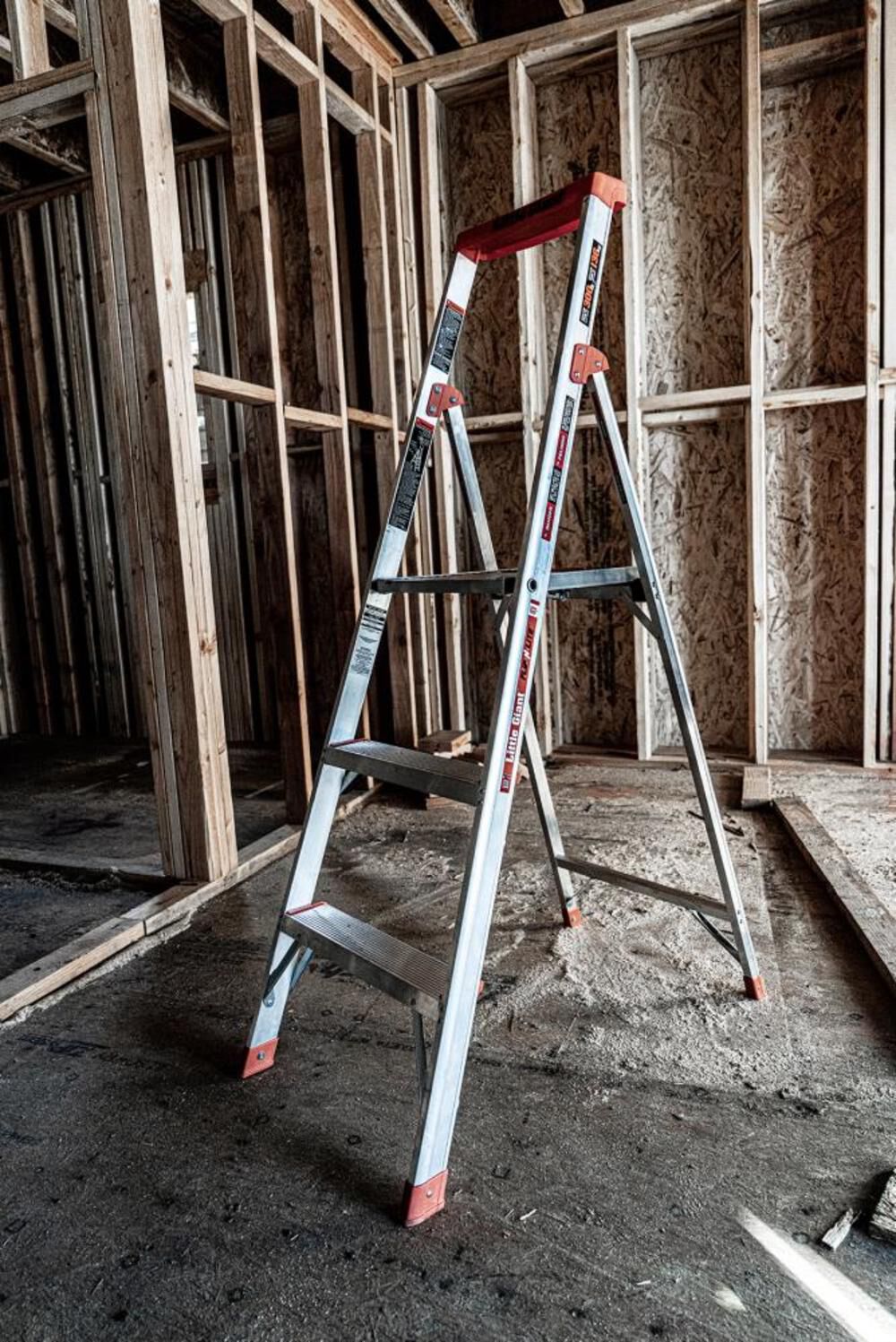 Flip-N-Lite M5 Aluminum Type-1A Step Ladder 15273-001