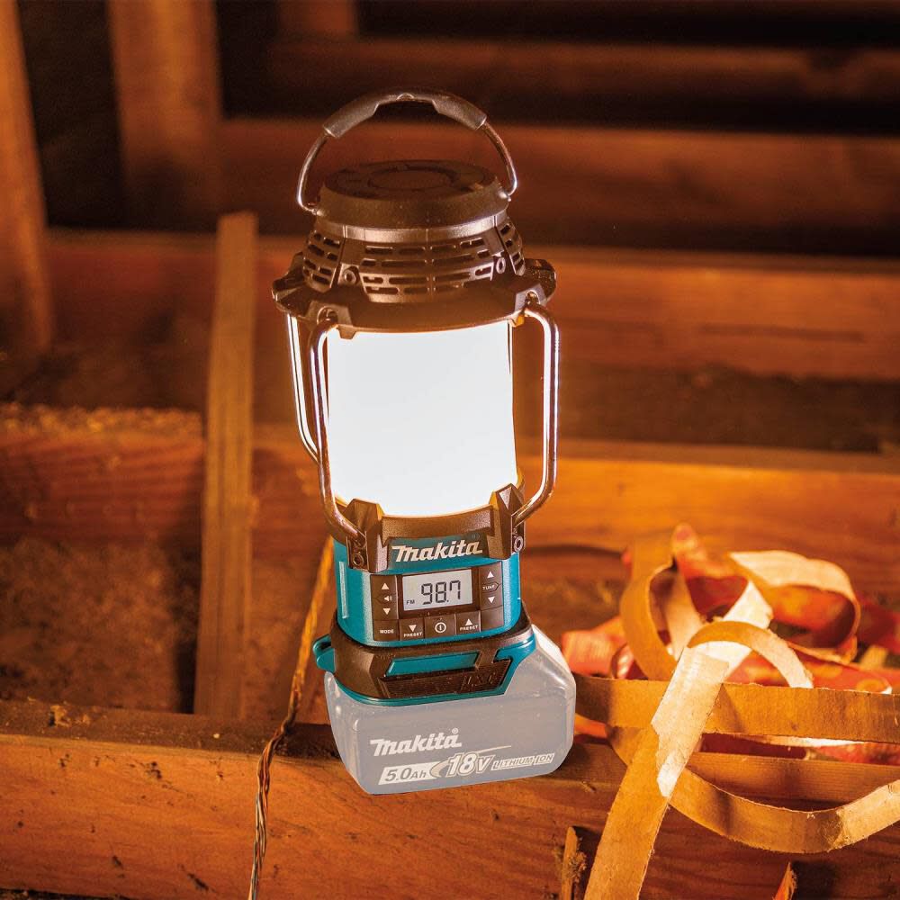 18V LXT Lantern with Radio Cordless (Bare Tool) XRM12