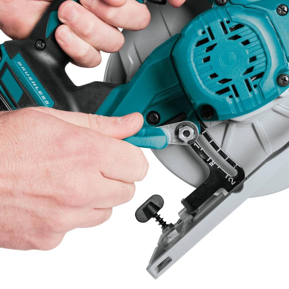 18V LXT Lithium-Ion Brushless Cordless 6-1/2 in. Circular Saw (Tool only) XSH03Z