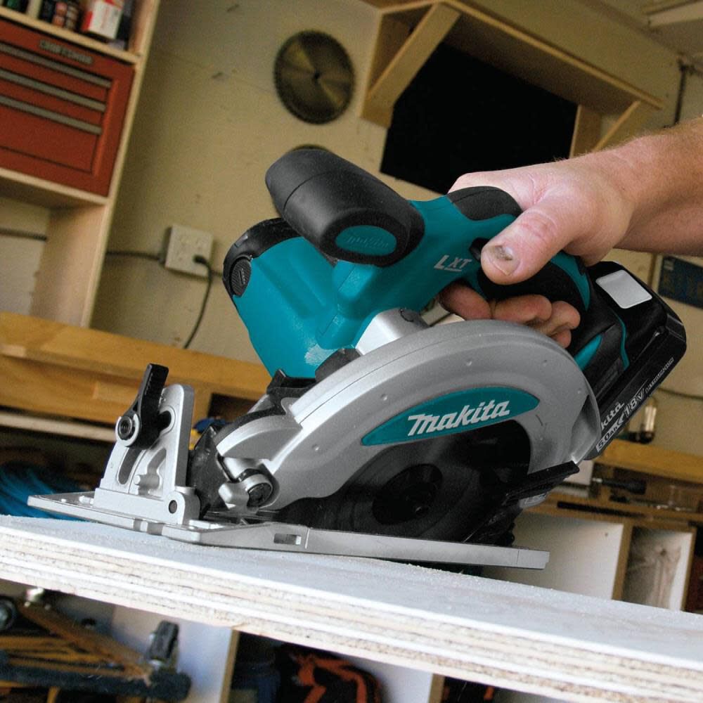 18V LXT Lithium-Ion Cordless 6-1/2 in. Circular Saw Kit (5.0Ah) XSS01T