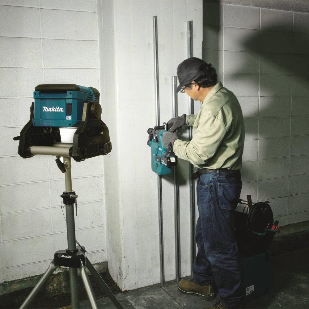 18V LXT Lithium-Ion Cordless/Corded Work Light (Bare Tool) DML811