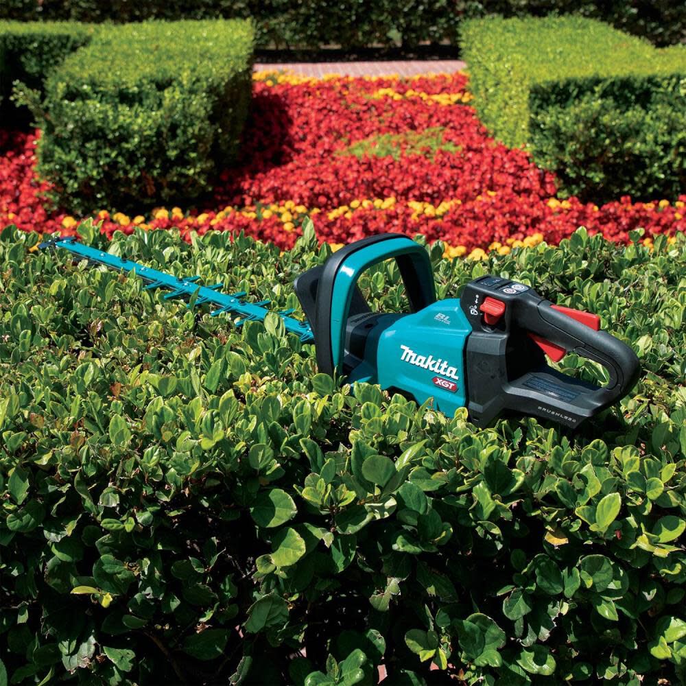 40V max XGT Hedge Trimmer (Bare Tool) 24in Brushless Cordless GHU02Z