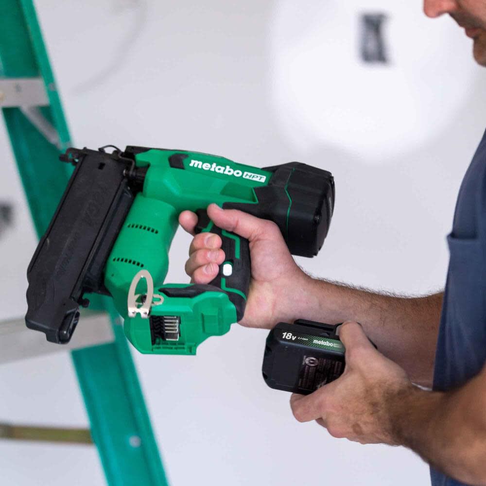 MultiVolt 2-in 18-Gauge Cordless Brad Nailer (Battery & Charger Included) NT1850DFTM