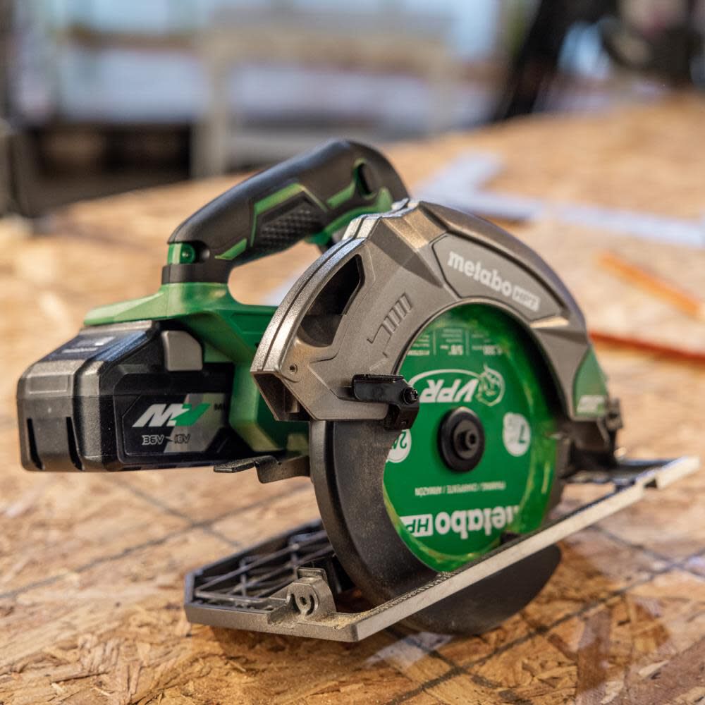 MultiVolt 18-volt 7-1/4-in Cordless Circular Saw (Bare Tool) C1807DAQ4M