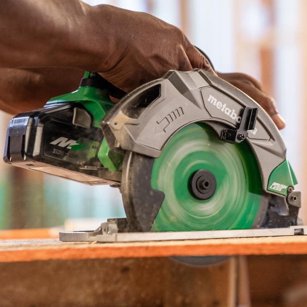 MultiVolt 18-volt 7-1/4-in Cordless Circular Saw (Bare Tool) C1807DAQ4M