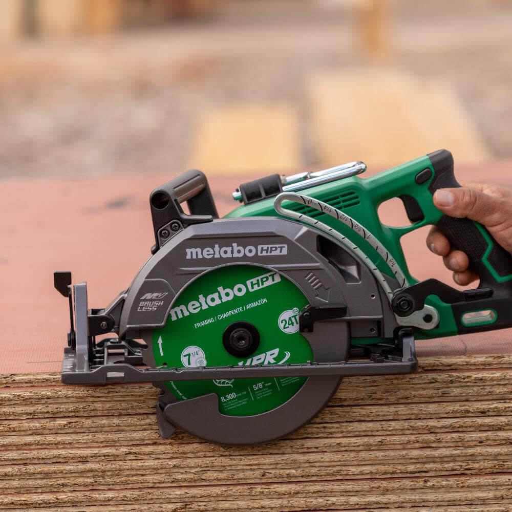 Multi-Volt 36-volt 7-1/4-in Brushless Cordless Circular Saw (Bare Tool) C3607DWAQ4M