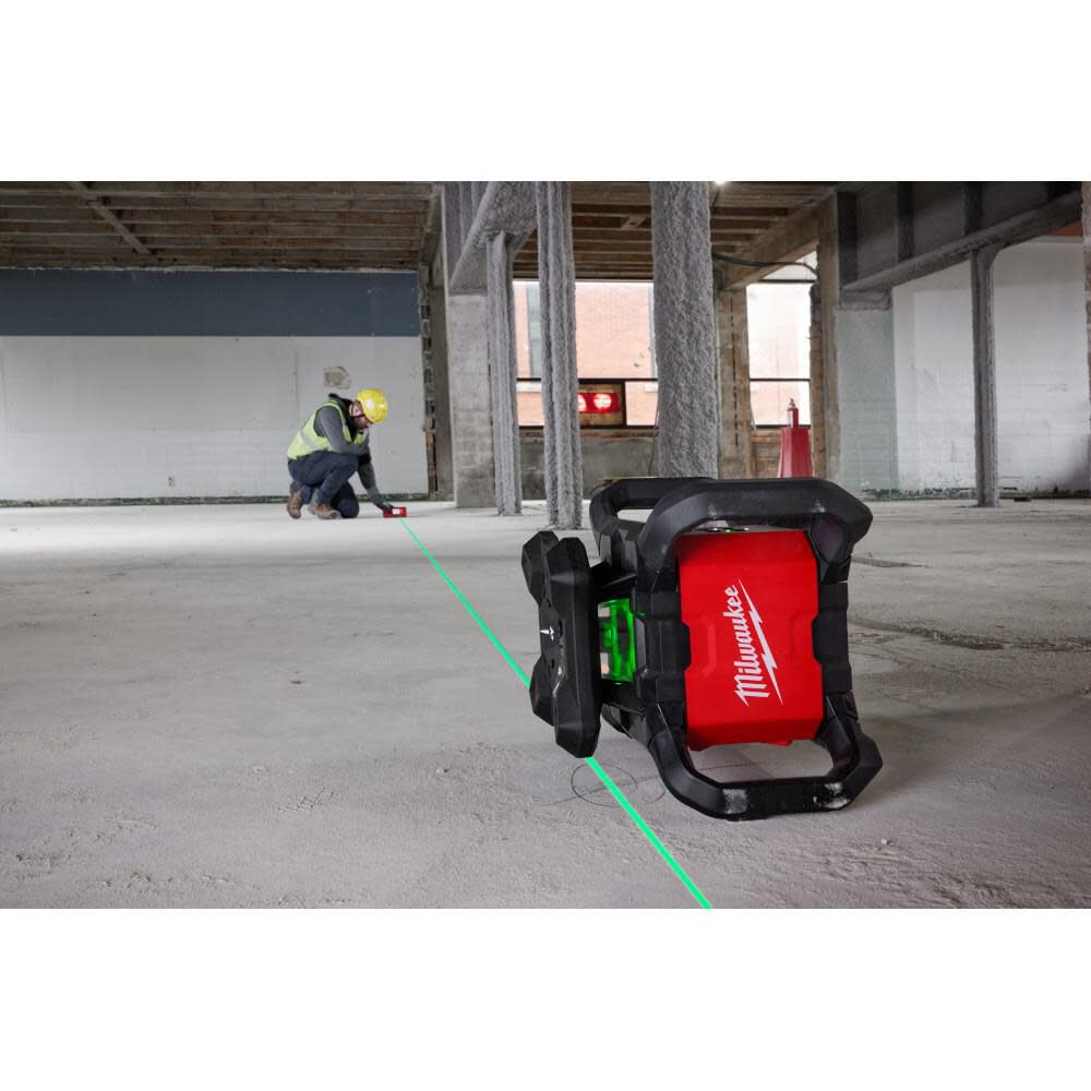 M18 Green Interior Rotary Laser Level Kit with Remote/Receiver & Wall Mount Bracket 3702-21