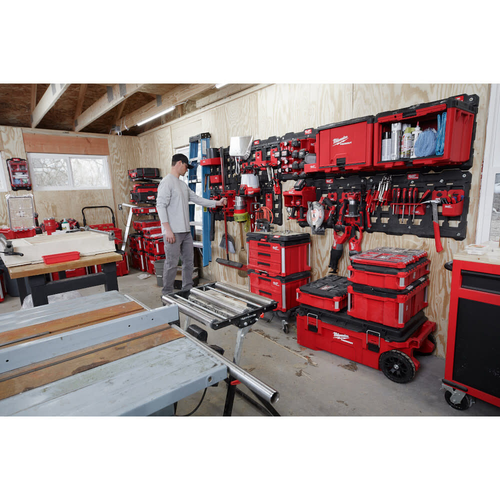 PACKOUT Large Wall Plate with Tool Stations & M18 Battery Racks Bundle 48-22-8487-8343X2M18