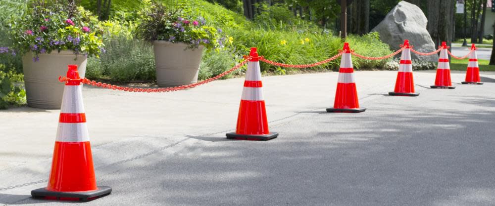 28in Orange Reflective Traffic Cone and Chain Kit 93280-6