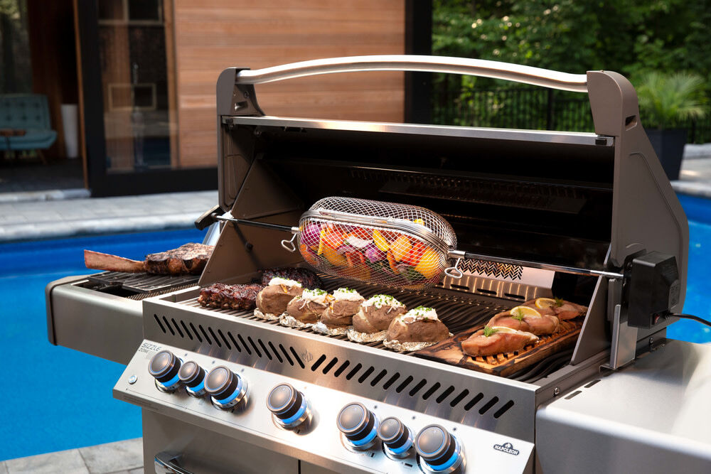 Prestige 665 Natural Gas Grill with Infrared Side and Rear Burners Stainless Steel P665RSIBNSS