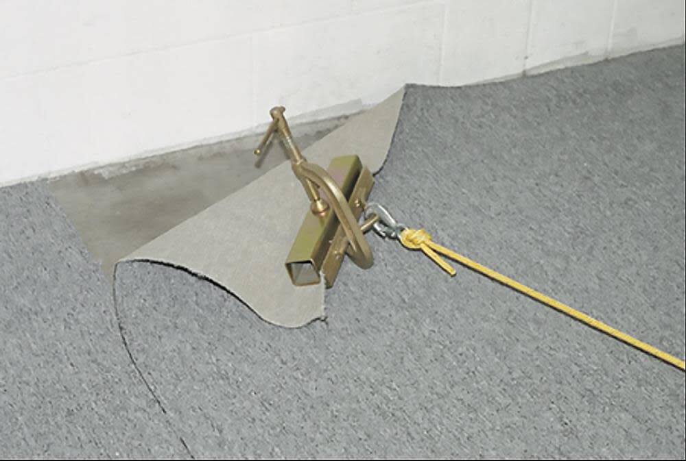 Powered Carpet Puller 71