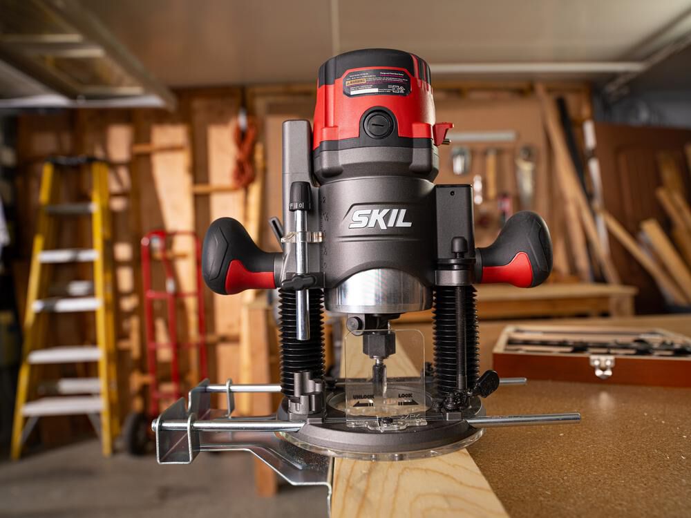 1/4-in and 1/2-in 14-Amp 2.5-HP Variable Speed Combo Fixed/Plunge Corded Router RT1322-00