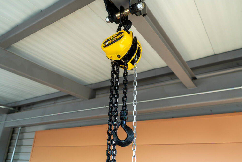 1- 1/2-Ton Chain Hoist with 20 ft. Lift and Overload Protection 787454