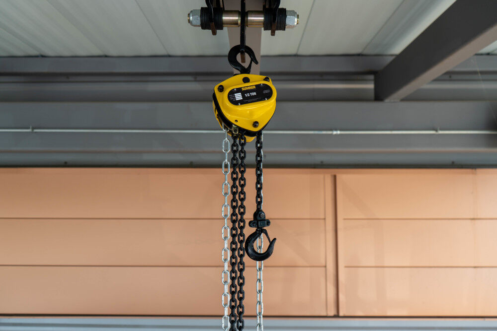 1/2 Ton Chain Hoist with 20 ft. Chain Fall 787406