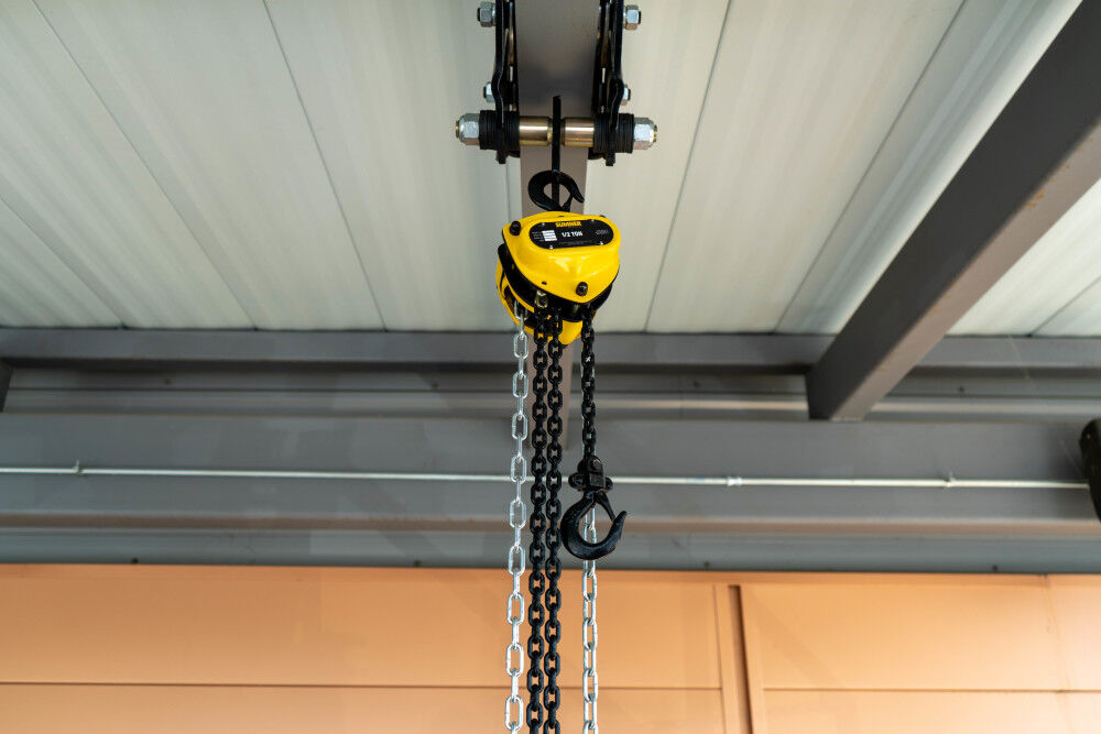 1/2 Ton Chain Hoist with 20 ft. Chain Fall 787406