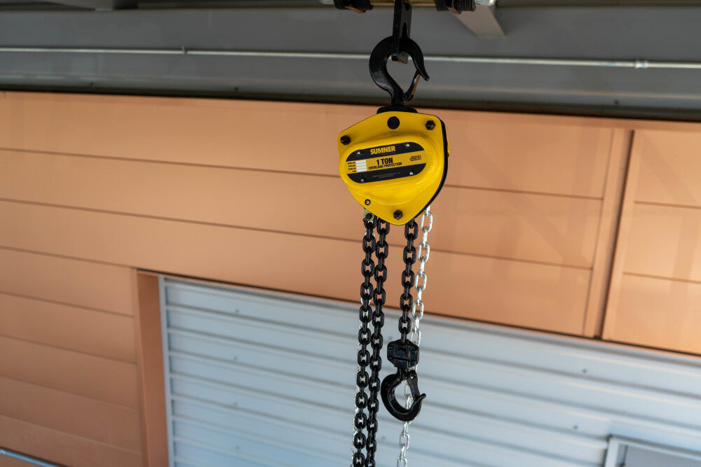 Chain Hoist 1 Ton with 20' Chain Fall and Overload Protection 787450