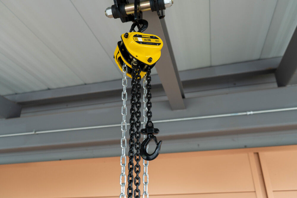 Chain Hoist 1/2 Ton with 10' Chain Fall 787404