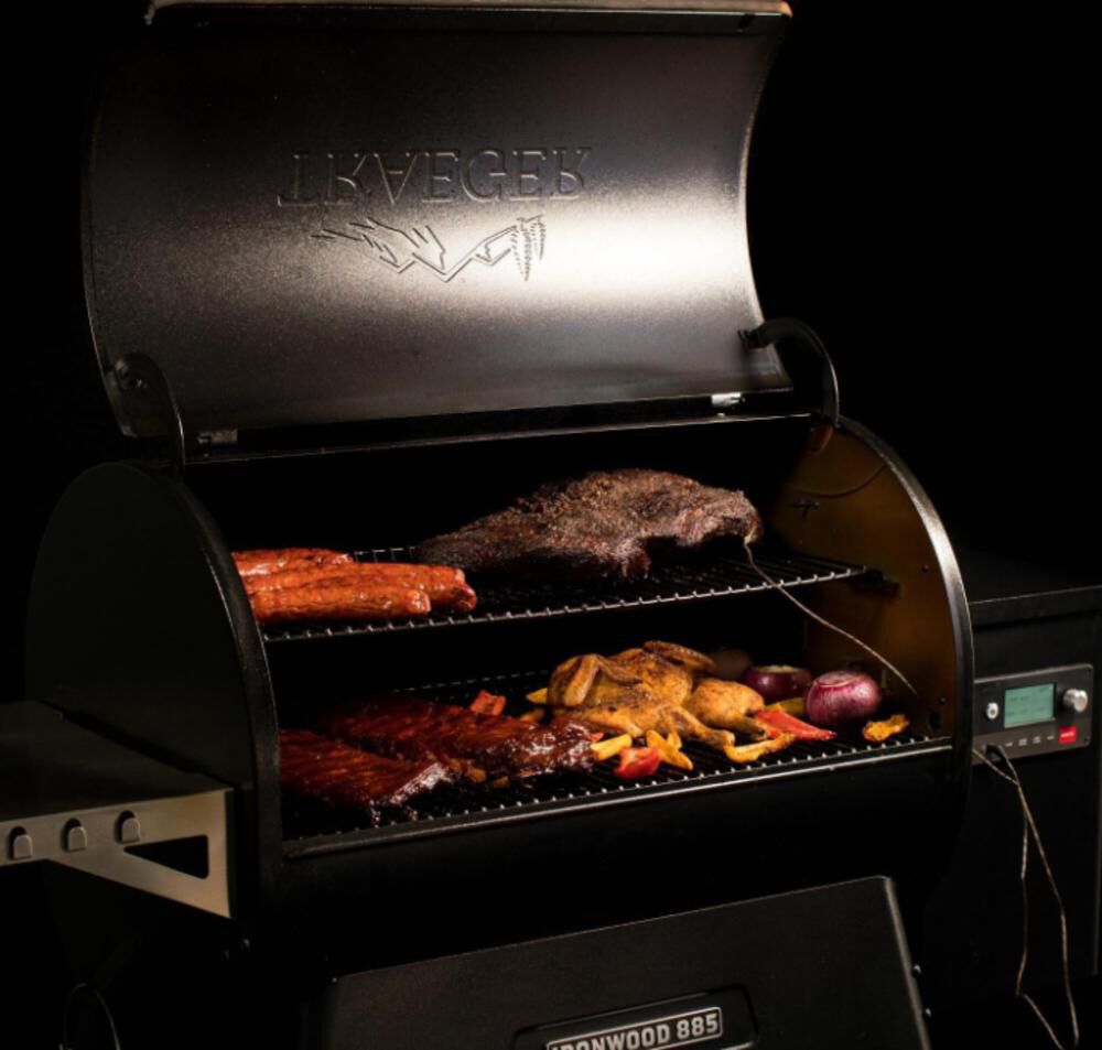 IRONWOOD 885 Wood Pellet Grill with Wi-Fi (WiFIRE) and Digital Controller TFB89BLF