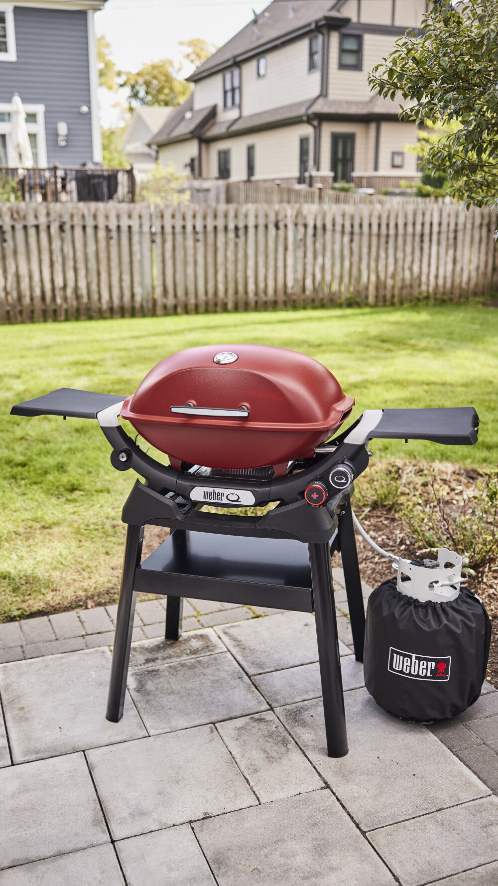 Q2800N+ Gas Grill (Liquid Propane), Flame Red 1500377