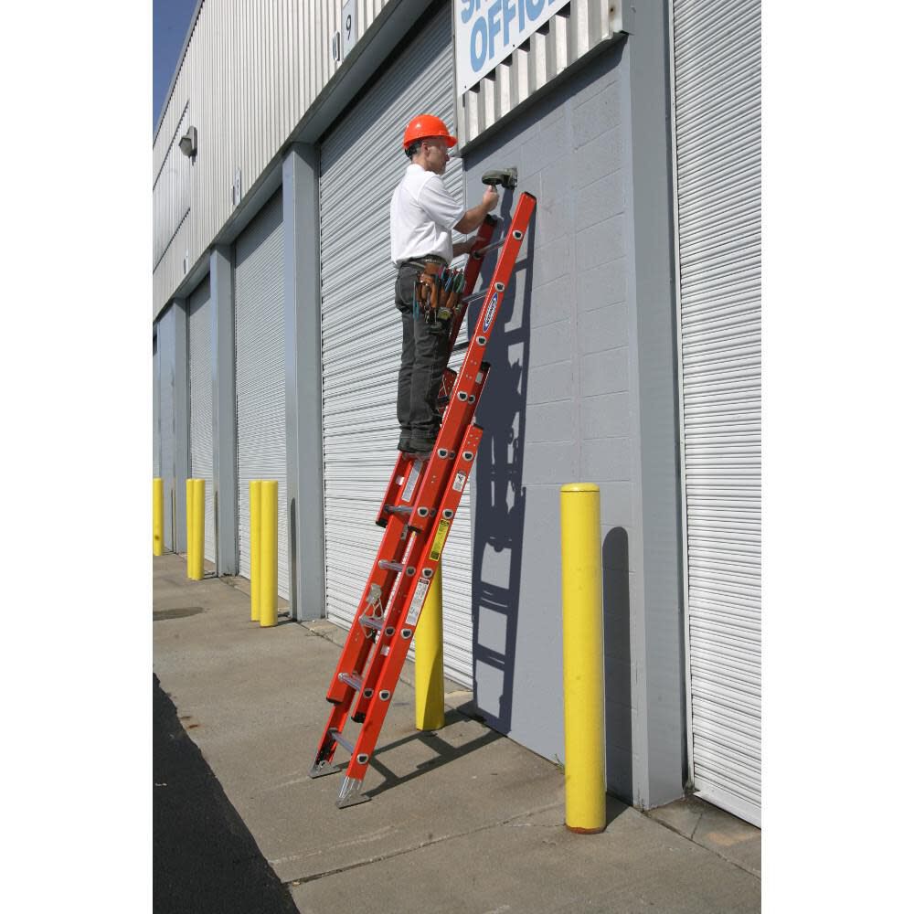 D6200-3 16-ft Fiberglass Type 1a- 300-lb Load Capacity Extension Ladder D6216-3