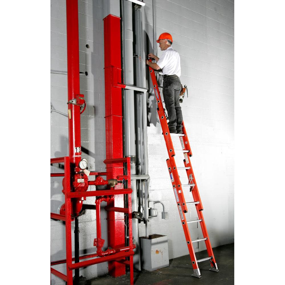 D6200-3 16-ft Fiberglass Type 1a- 300-lb Load Capacity Extension Ladder D6216-3