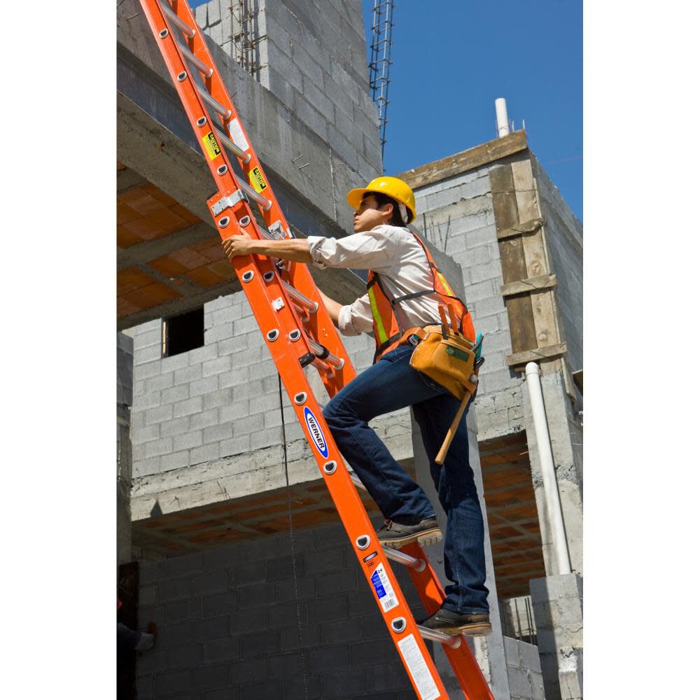 D6200-2 36-ft Fiberglass Type 1A-300-lb Load Capacity Extension Ladder D6236-2