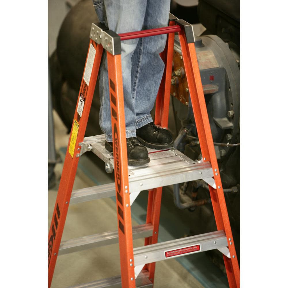 PT7400 6-ft Fiberglass Type 1A-300-lb Load Capacity Platform Step Ladder PT7404-4C